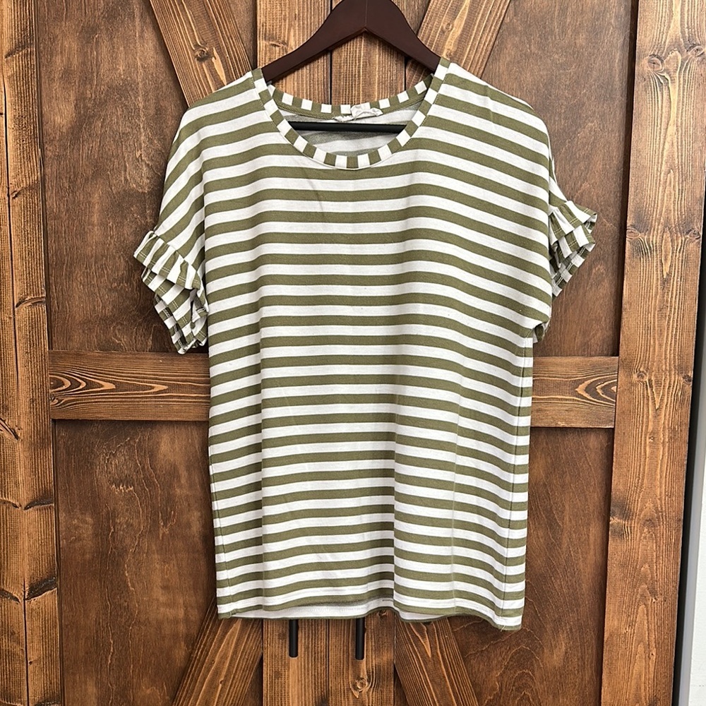 Jane and Delancey Green and Cream Ruffle Sleeve Boxy T-Shirt